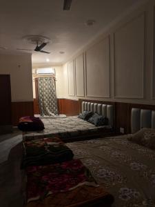 Lovkush Bhavan Guest house 50mtr - from Ramjanam bhumi