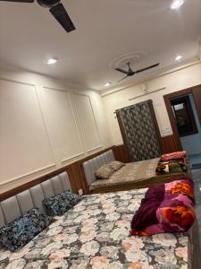 Lovkush Bhavan Guest house 50mtr - from Ramjanam bhumi