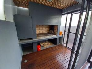 Moderno Depto 2 dormitorios frente al lago Pileta asador garage