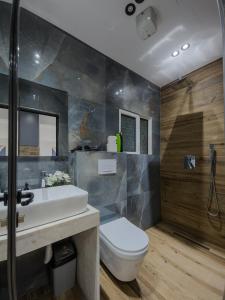 Golden Corner 2 - Sweet Escape Apartment