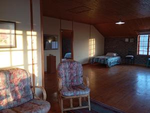 Spacious Home, 2-Bed, 2-Bath, Braai Area, Parking