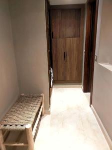 High Standing Duplex & Pool 10 min Center