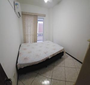 Apto 3 quartos á 1 quadra do mar