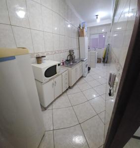 Apto 3 quartos á 1 quadra do mar