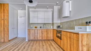 Rezydencja Niechorze B201 z Basenem, Sauną, Jacuzzi, przy samej PLAŻY - 5D Apartments