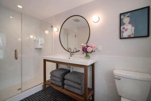 Artsy Hidden Gem - FREE PARKING