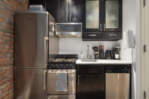 Dream NYC Haven Cozy 2BR in Prime Location