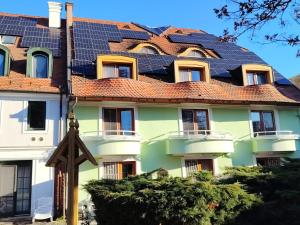 Queen Lisbeth Street