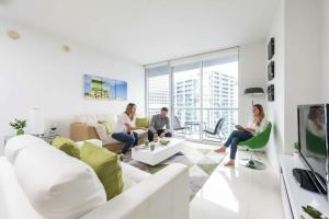 Waterfront Spacious Luxury 1 Bedroom IconBrickell