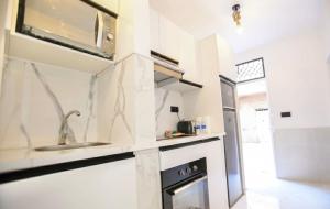 Small Fully Equiped and Renovated