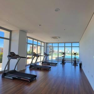 Modern apartment steps from Shopping del Sol