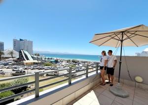 Coastal Hospitality - De Valle 43