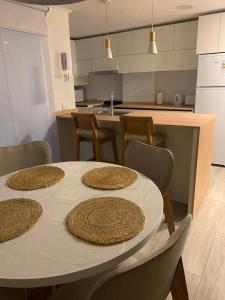 Departamento Santa Fe 2 ambientes con balcón a la calle Impecable