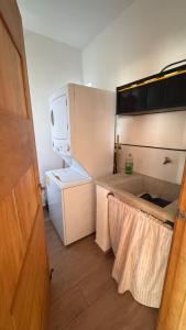 Coastal Apt, Near Malecón, 6 Guests 3 beds