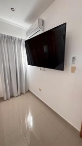 Coastal Apt, Near Malecón, 6 Guests 3 beds