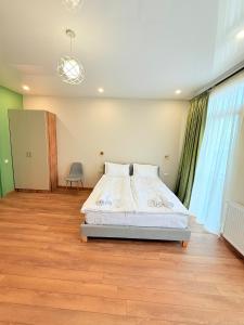 Cosy City-View Flat in Mtatsminda, flat 5