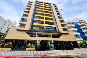 Apartamento de 3 qts com garagem na Praia do Morro a 50m do mar