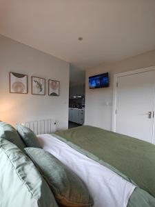 Modern and peaceful, country retreat