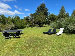 Casa con 2 Piscinas y Cama elástica