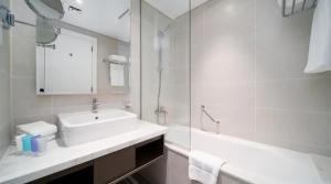 Damac Maison Prive Deluxe Studio with Water Canal View