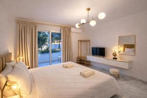 Natural Blue Suites-Canal dAmour Retreat