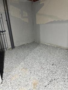 Kitnet duas quadras da praia para três pessoas