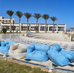 Sahl Hasheesh Finest Chalet - Gravity resort beachfront family 2 bedroom - garden pools view waterpark NON EGYPTIAN ONLY