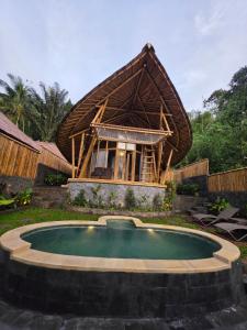 Sunrise hill bamboo house