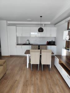 Apartment for rent close to university 96