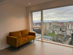 Penthouse 10 min to beach and metro