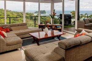 Luxury Ocean View Villa, perfect for MULTI-FAMILY vacations, WEDDINGS and RETREATS
