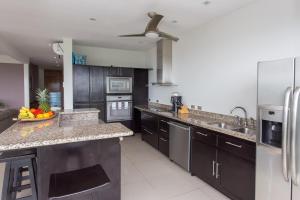 Luxury Ocean View Villa, perfect for MULTI-FAMILY vacations, WEDDINGS and RETREATS