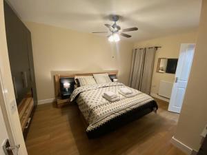 Barking Academy Central guest house