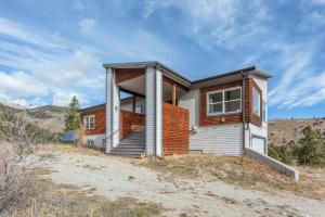 Modern and Spacious Eco Ski Estate