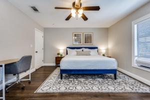 Cozy Cottage with Deck Short Walk to the Square