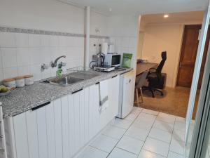 Cosy Studio Walk to Bondi and Bronte Beaches