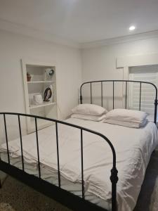 Cosy Studio Walk to Bondi and Bronte Beaches