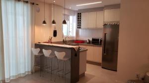 Apto amplo 3 quartos 2 vagas próximo à praia Ed Bordo