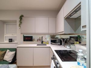 Modern 2BR 2Bath Central Leeds Apartment Parking