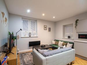 Modern 2BR 2Bath Central Leeds Apartment Parking