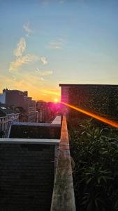 Studio penthouse lumineux avec grande terrasse de 40m2