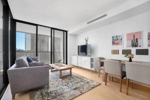 Modern Luxury 2-Bedroom Apartment Zetland E11
