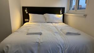 Private Rooms with Bathroom