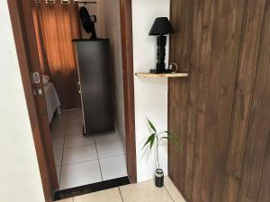 Casa simpática com amplo terreno - REN28