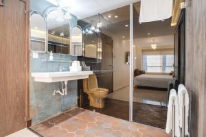 HILTON Residence City Center 4a 12b