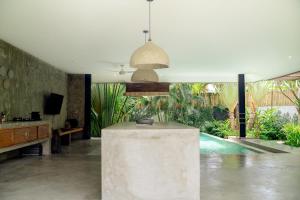 Modern Edgy Sophisticated Base, close to- 2BR Villa