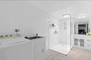 Blue horizon - Port Rickaby