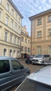 Anenska by Charles Bridge 3