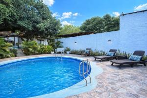 Villa Tranquila - Paraíso Privado con Piscina y Amplios Espacios Naturales con Casa Campestre