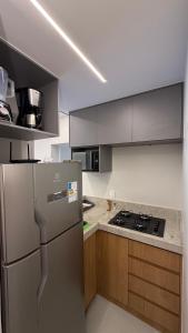 Apart Hotel Palais Versailles recém reformado com TV de cinema